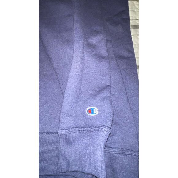 Champion Sweatshirt - Picture 5 of 7